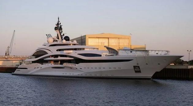 Spagna, marinaio ucraino prova ad affondare mega-yacht di oligarca russo