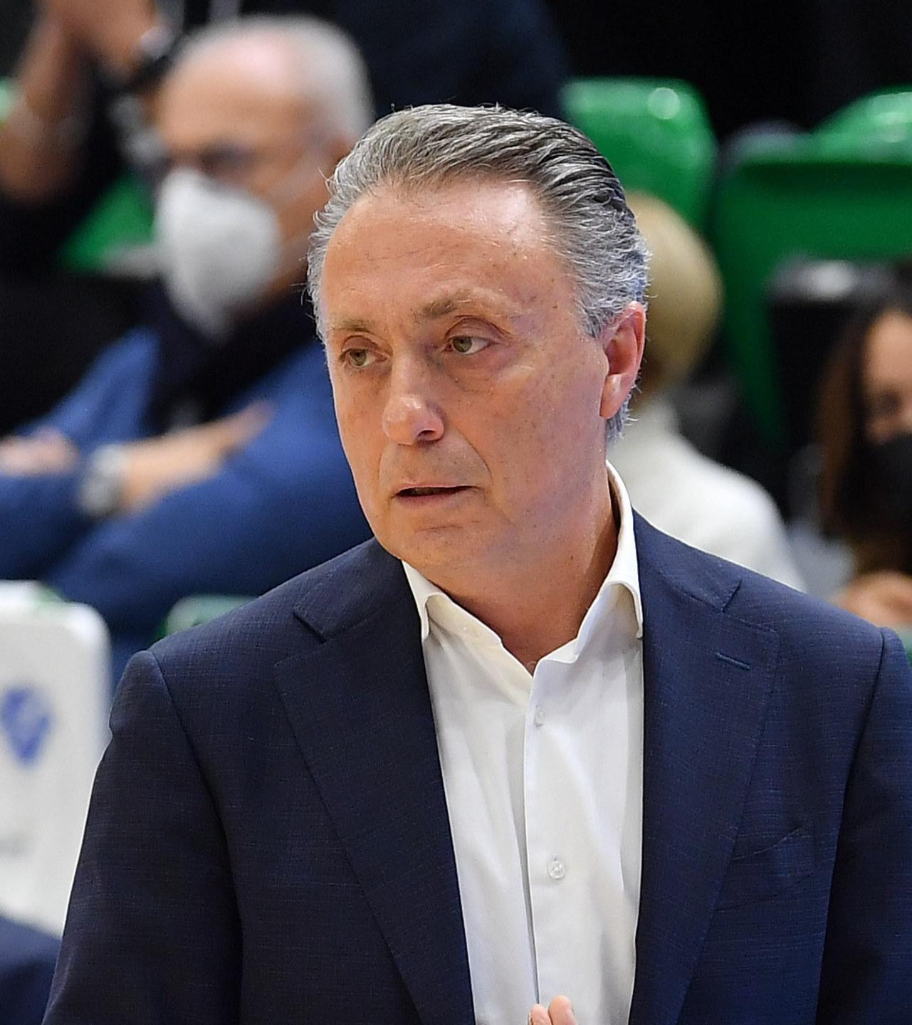 La Dinamo attende Bucchi e inizia a mordere il freno