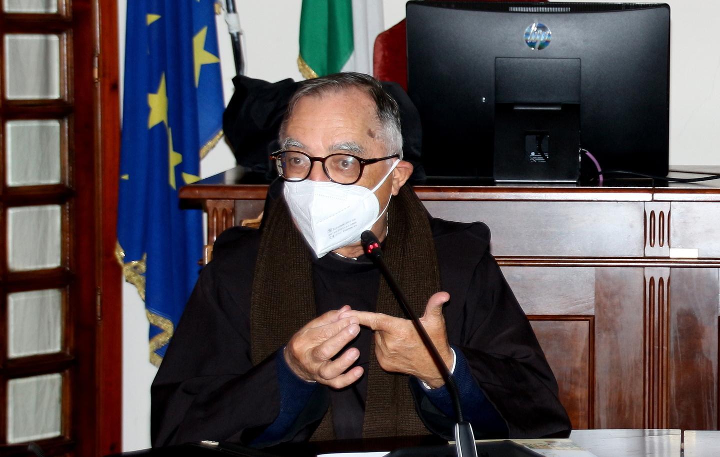 Uno smash di solidarietà per padre Morittu 