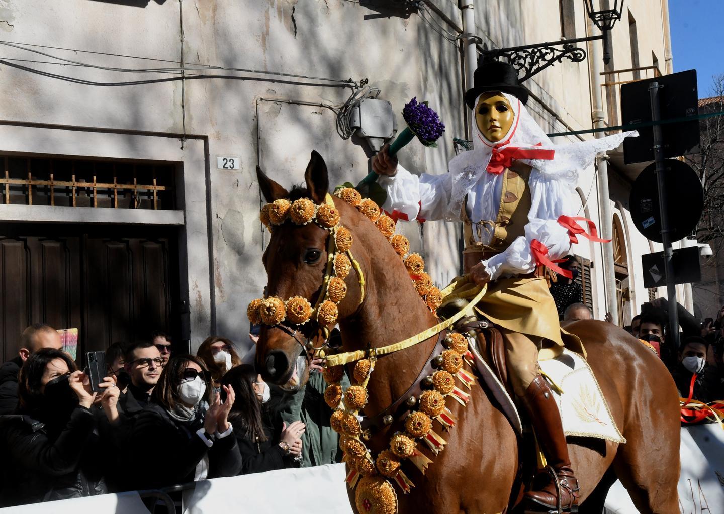 La Sartiglia abbraccia di nuovo la città 