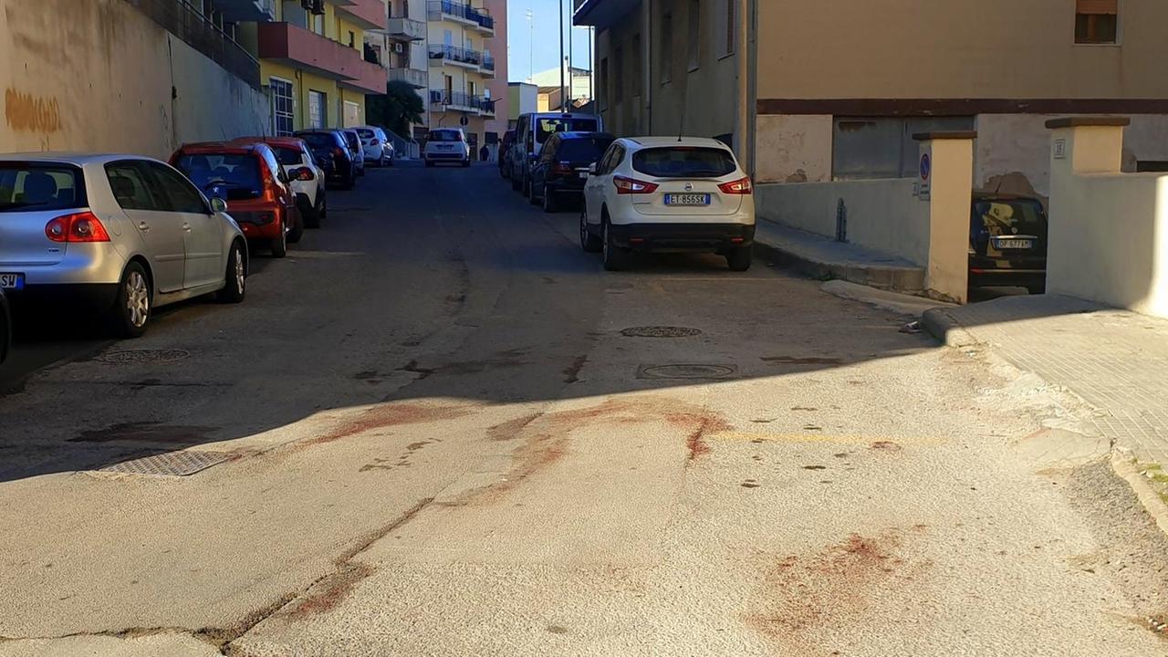 Massacro a Porto Torres, mamma e figlia lottano ma le ferite sono gravissime