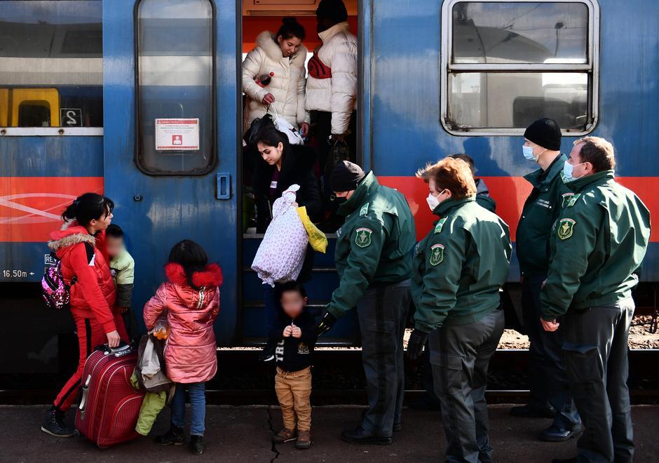 Arrivano a Lucca i profughi dall’Ucraina: andranno nei centri di accoglienza 