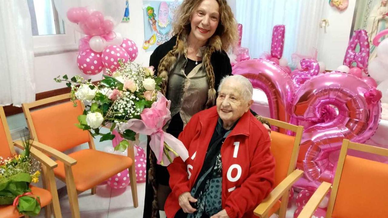 Ploaghe festeggia insieme con tia Lisighedda