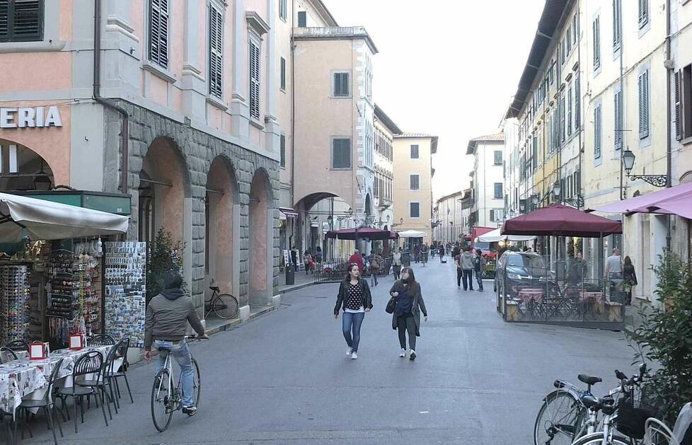 In dieci anni nel centro storico di Pisa hanno chiuso 146 negozi