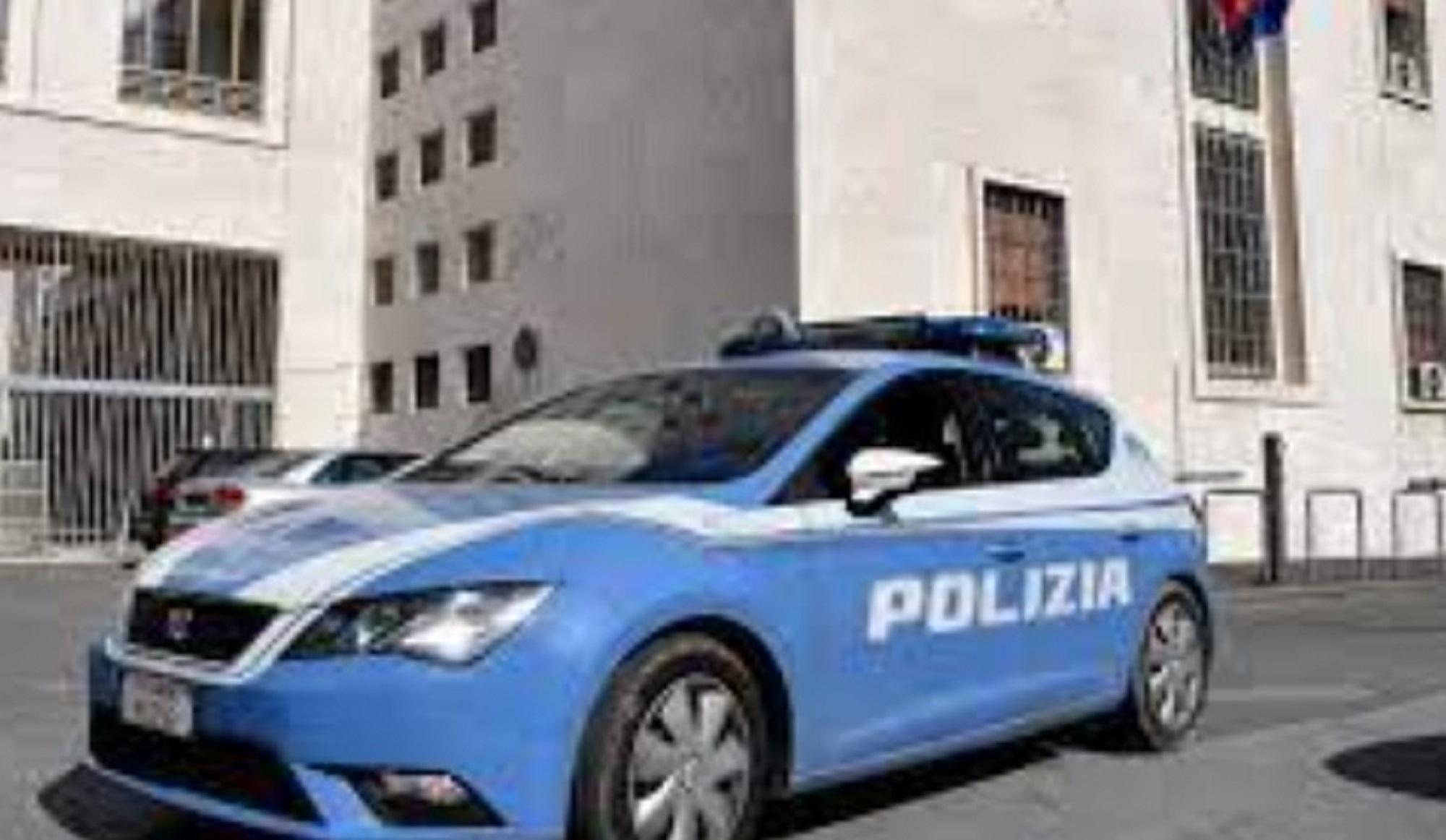 Una volante della polizia