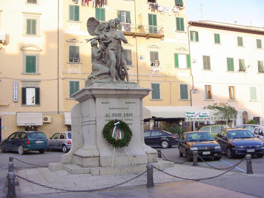La nuova piazza Repubblica di Portoferraio vuole rinascere con le idee degli architetti