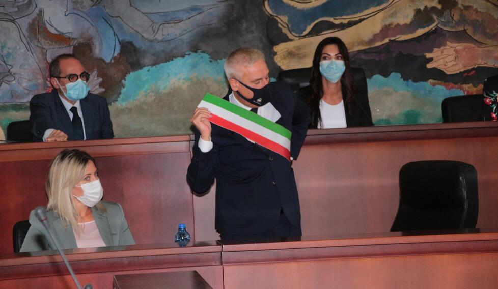 Viareggio, il Pd esce dalla maggioranza in Comune: «Non c’è più un dialogo col sindaco Del Ghingaro»
