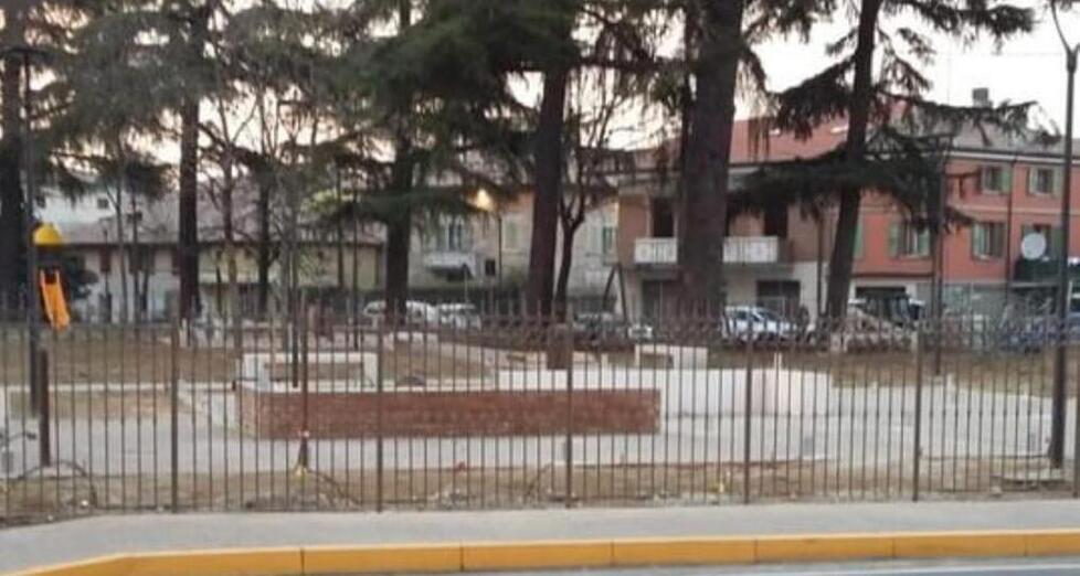 Bibbiano, riprendono dalla nuova recinzione i lavori di riqualificazione del parco 
