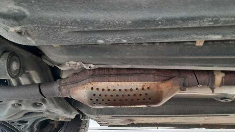 Castelnovo Monti: «L’auto di mio figlio depredata da chi ruba i catalizzatori»