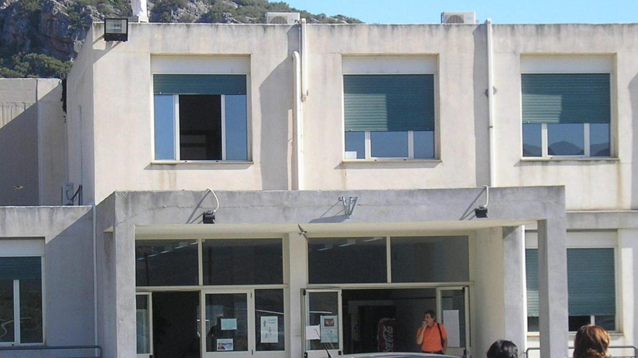 L’associazione dei nefropatici dona un ecografo al centro dialisi