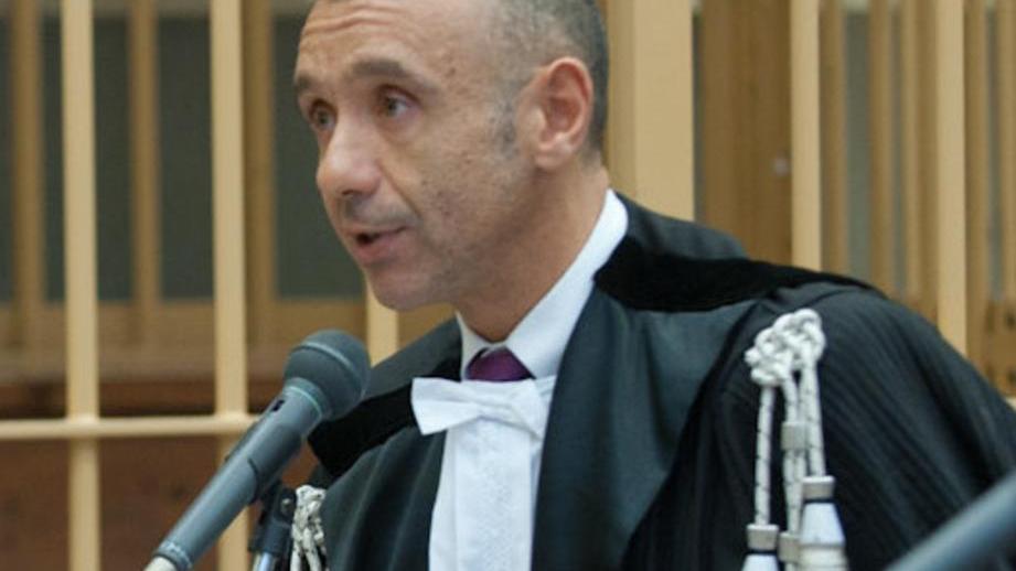 Droga, agente condannato ma cade l’accusa più grave