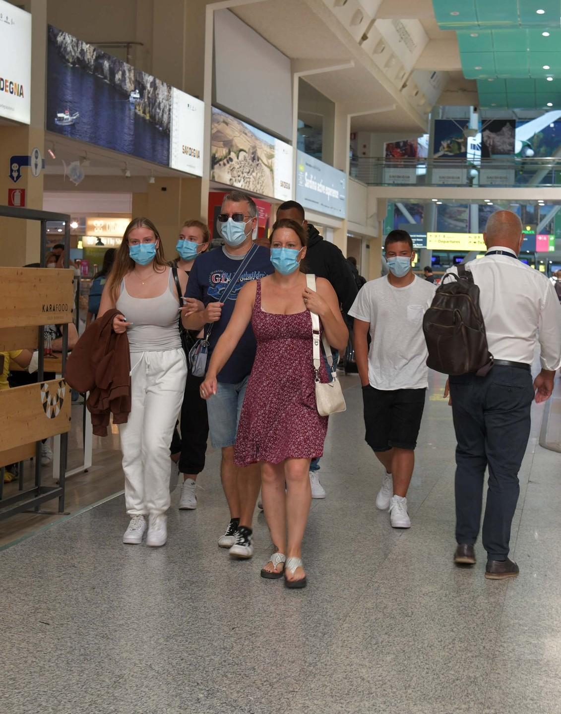 Continuità territoriale, Federalberghi: «Ogni giorno che passa danni in più al turismo» 