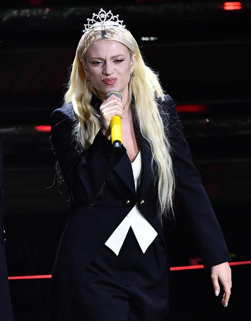 Veronica Lucchesi al Festival di Sanremo con il brano diventato disco di platino “Ciao Ciao”