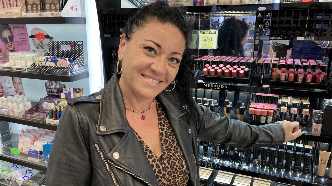 Cecina, chiude negozio di cosmetica: «Le ho provate di tutte, ma ho dovuto mollare»