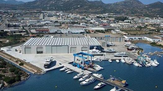 Al Marine center i mega yacht