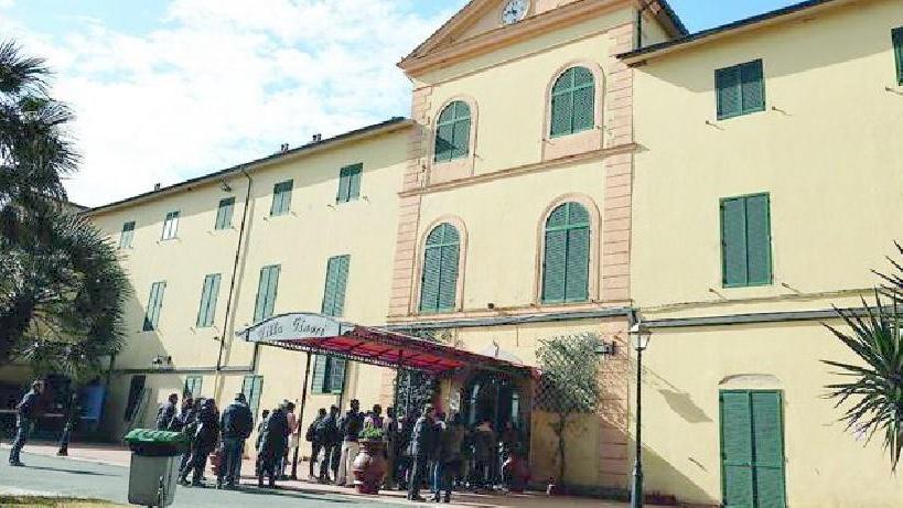Un’immagine della base logistica a Marina di Cecina