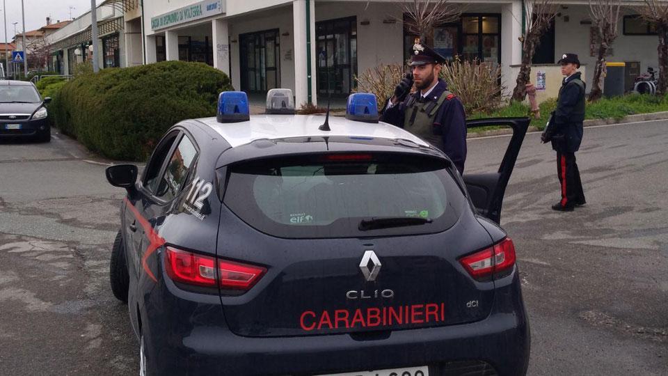Carabinieri di Rosignano durante un servizio (foto d’archivio)