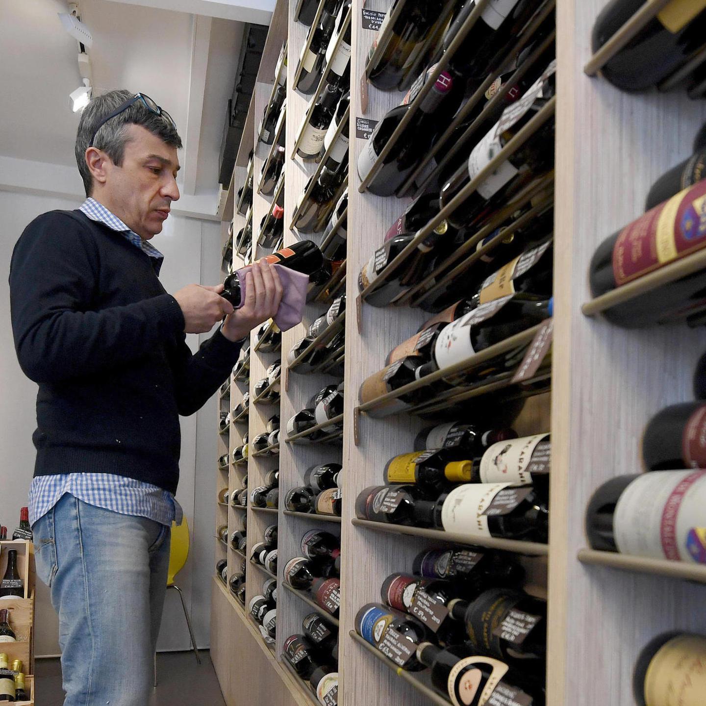 In ristorante gli italiani preferiscono la bottiglia col “brand”