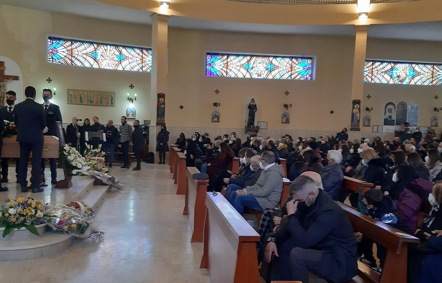 Addio Gavinuccio l’ultimo concerto è dentro la chiesa 
