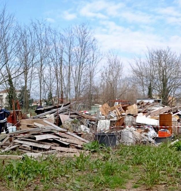Terreno agricolo diventa discarica: indagini per trovare il responsabile 