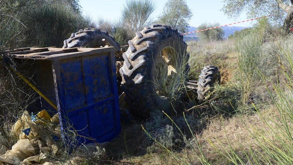 ll trattore sotto il quale trovò la morte il giovane