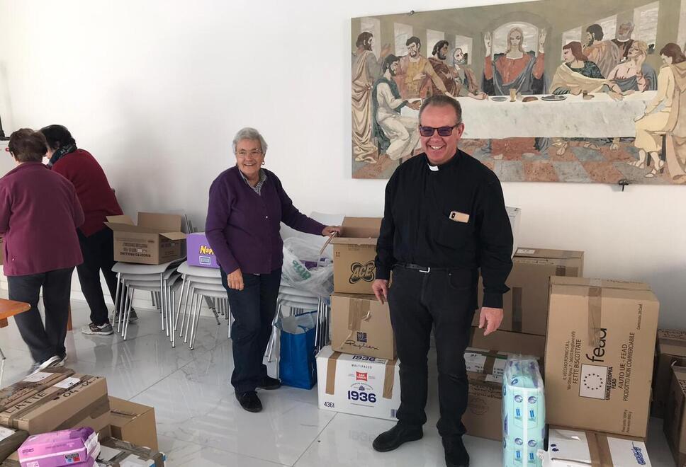 Dalla Versilia all'Ucraina, Don Roberto parte per il fronte: «Porto viveri e torno con settanta profughi» 