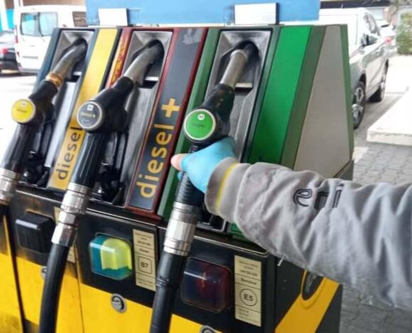 Modena e il caro benzina: «Per noi gestori forti aumenti alla fonte A un amico sconsiglierei di gestire un impianto» 