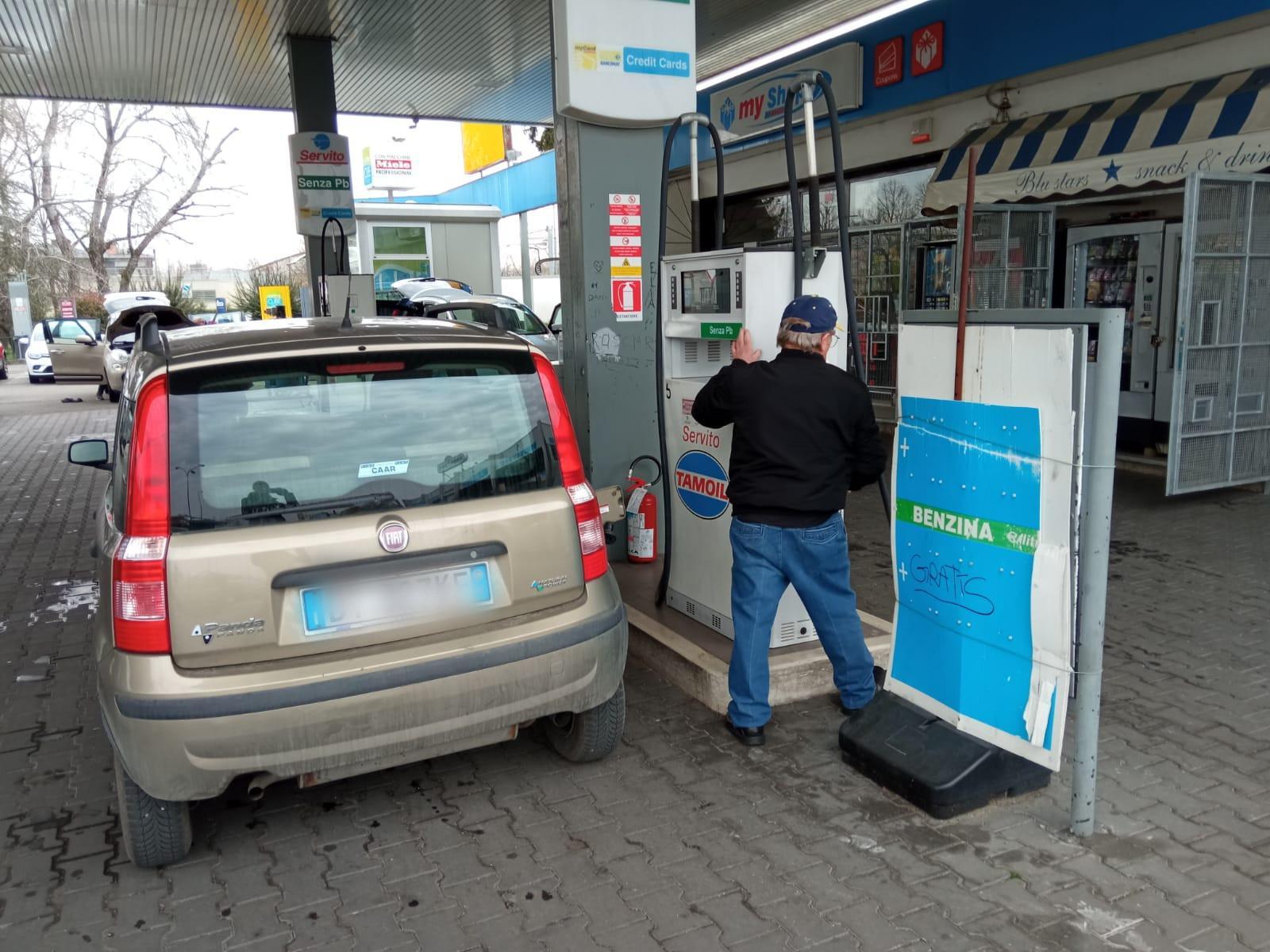 I prezzi a Modena, il 6 marzo: “Verde” a 2,079 euro al litro Gasolio al minimo con 1,885 