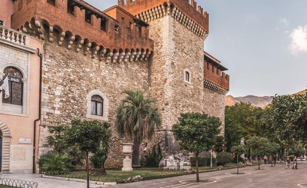 L’esterno dell’Accademia di Belle Arti