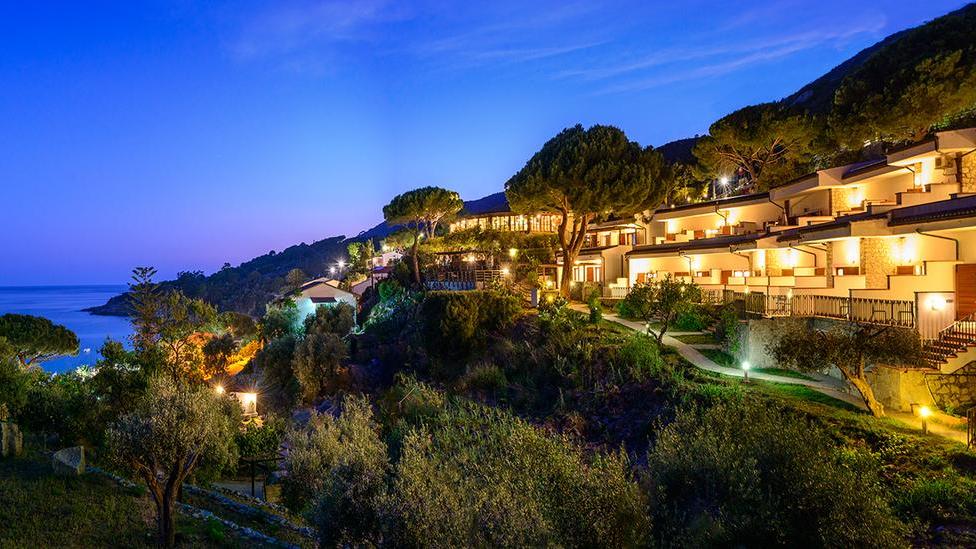 L'hotel Baia Imperiale a Cavoli, un albergo che si affaccia su uno dei golfi più gettonati dell’Isola d’Elba