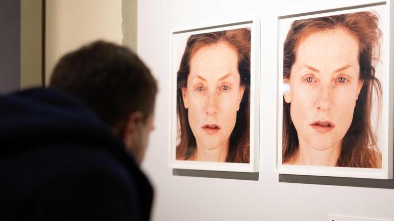 Una delle opere in mostra al Palazzo Pretorio