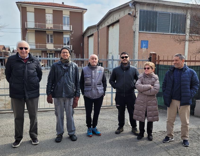 Sassuolo, un magazzino edile nella strada chiusa Residenti dubbiosi: «Bisogna opporsi» 