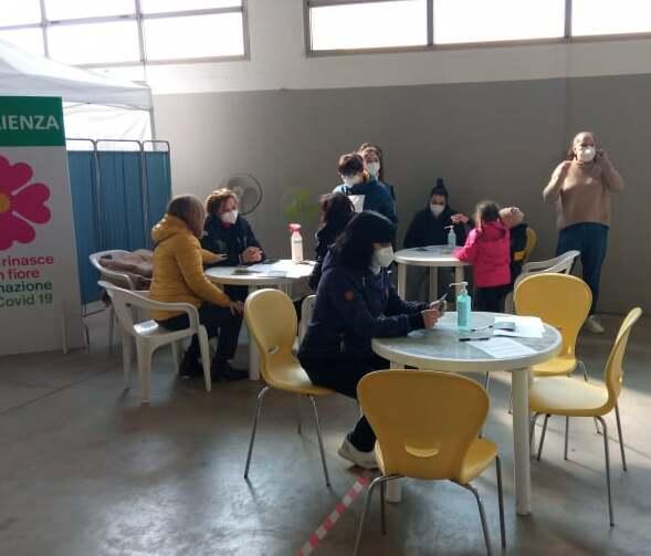 Modena, tamponi e vaccinazioni: ucraini appena arrivati allo screening sanitario 