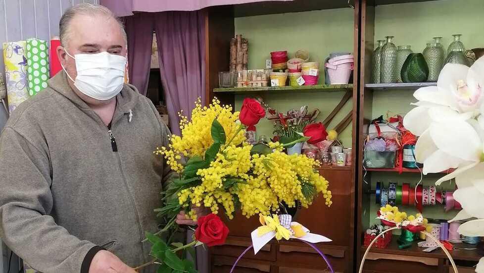 Modena, giornata della donna e mimose «Sanzioni per i fiorai abusivi» 