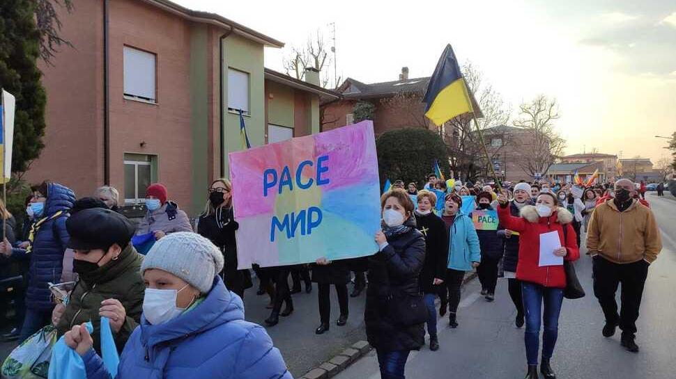 Un migliaio in piazza a Nonantola contro la guerra