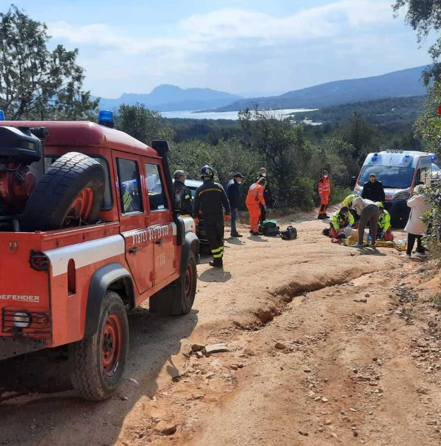 Cade dalla sua moto davanti a Liscia Ruja interviene l’elisoccorso
