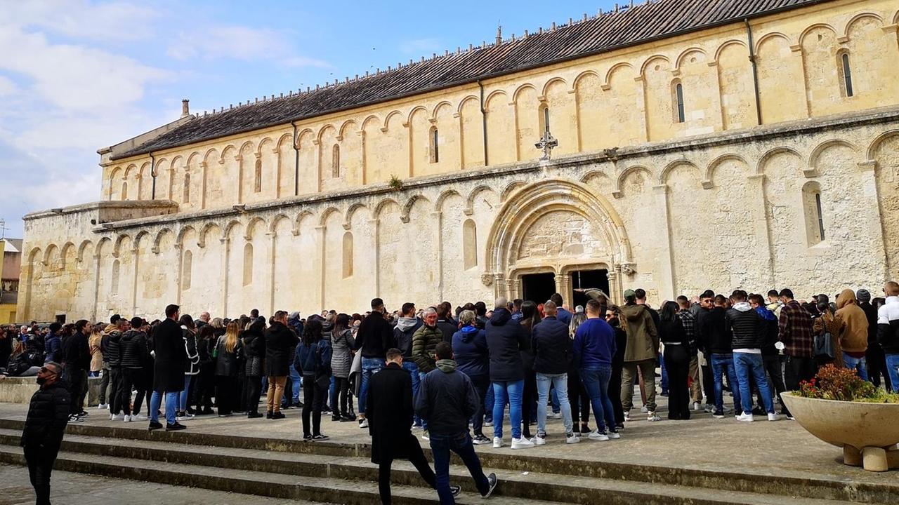Porto Torres, il commosso addio a Luca: padre giovane e speciale