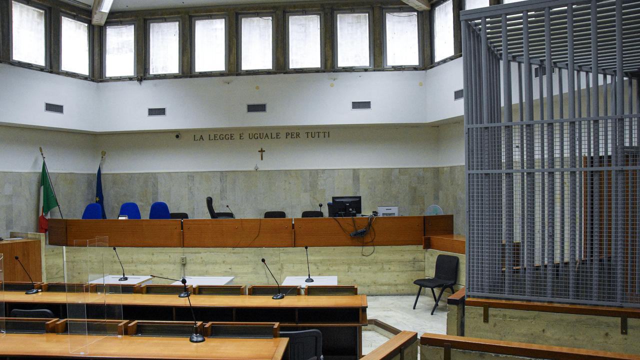 Raffica di spari nella notte a Fornoli, si cercano testimoni della rissa al bar