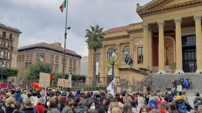 8 marzo: in corteo a Palermo sciopero femminista e contro guerra