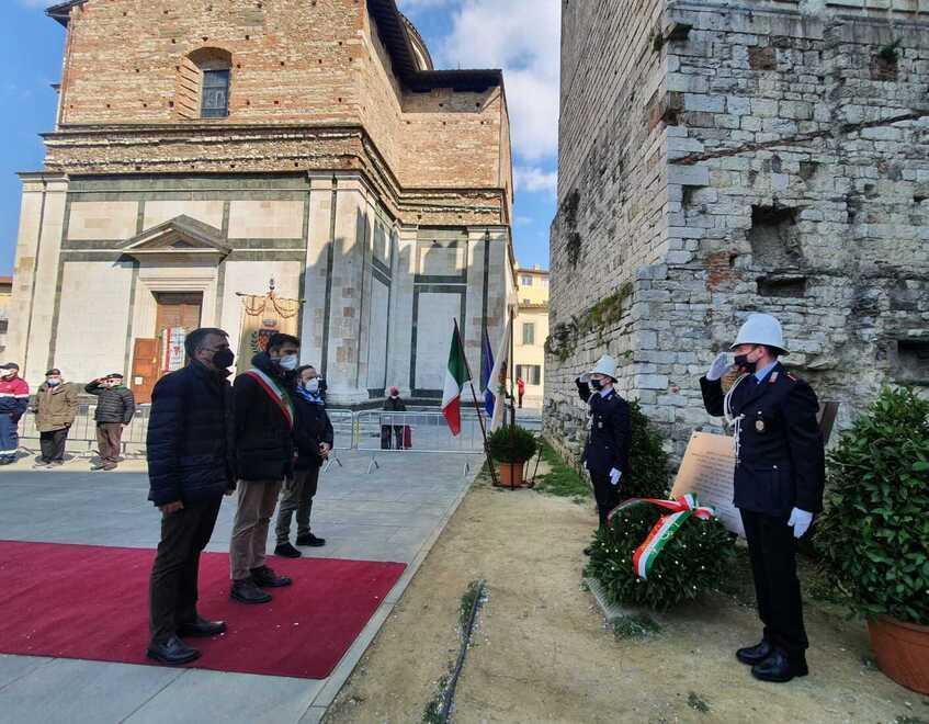 Il sindaco Matteo Biffoni alla cerimonia in ricordo degli scioperi del 1944