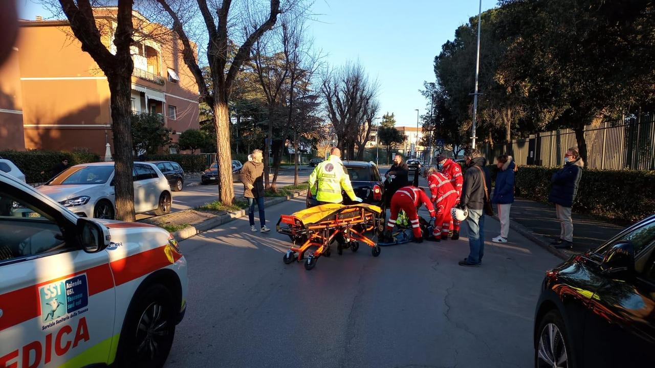 I soccorsi del 118 alla 17enne