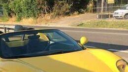 Maranello, russo e ucraina sulla Ferrari con targa falsa