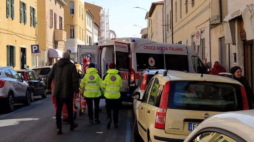 Malore dal parrucchiere, anziano in ospedale
