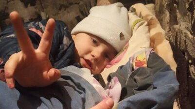 Uno dei bambini in arrivo da Kiev a Fornacette
