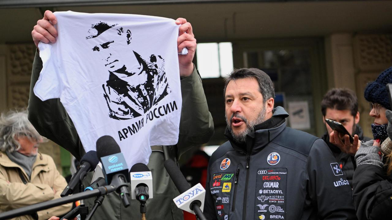Umiliata la doppia morale di Salvini