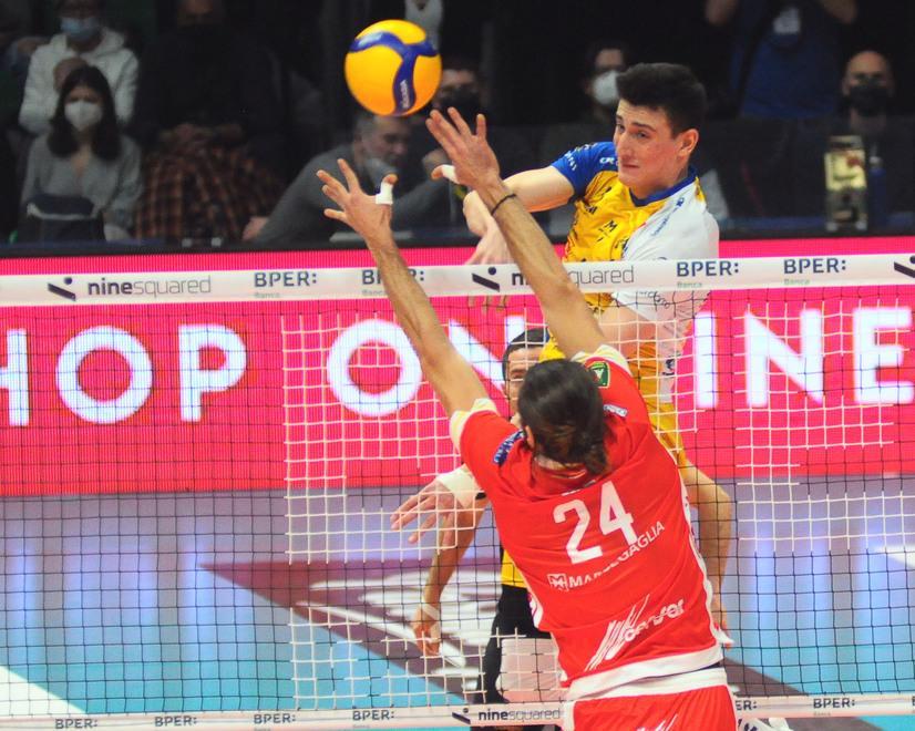 Volley. Modena batte Ravenna e riapre la corsa al secondo e terzo posto 