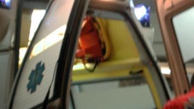 Donna muore d’infarto prima di raggiungere l’ospedale