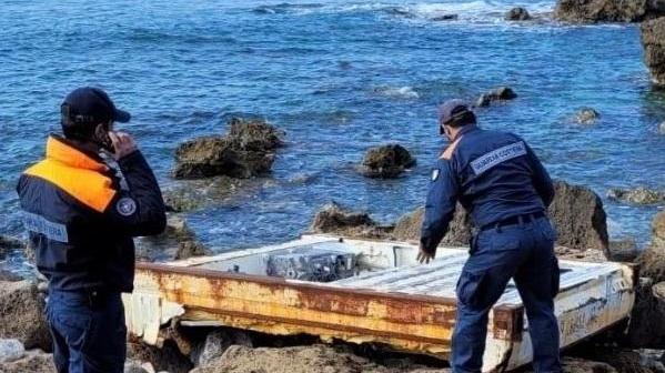 Concluso recupero del container spiaggiato