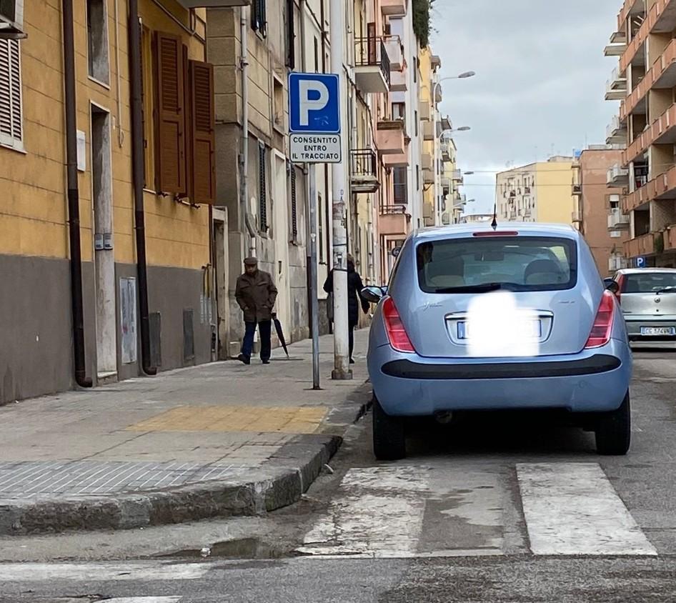 La segnalazione dell’Uildm sui nuovi scivoli «Inutili senza le strisce in corrispondenza» 