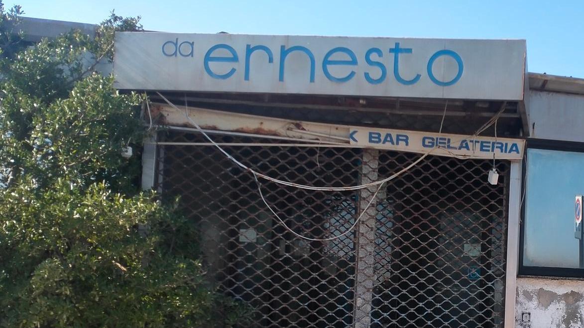 Ernesto, il locale chiuso per malaburocrazia